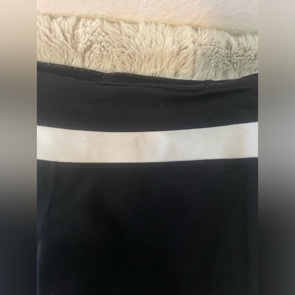 Lululemon Flare Leggins - Picture 5 of 5